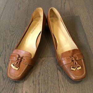 BRUNOMAGLI Leather Loafers w Tassels in Leather + Gold Metal Detail Tan Sz 39.5